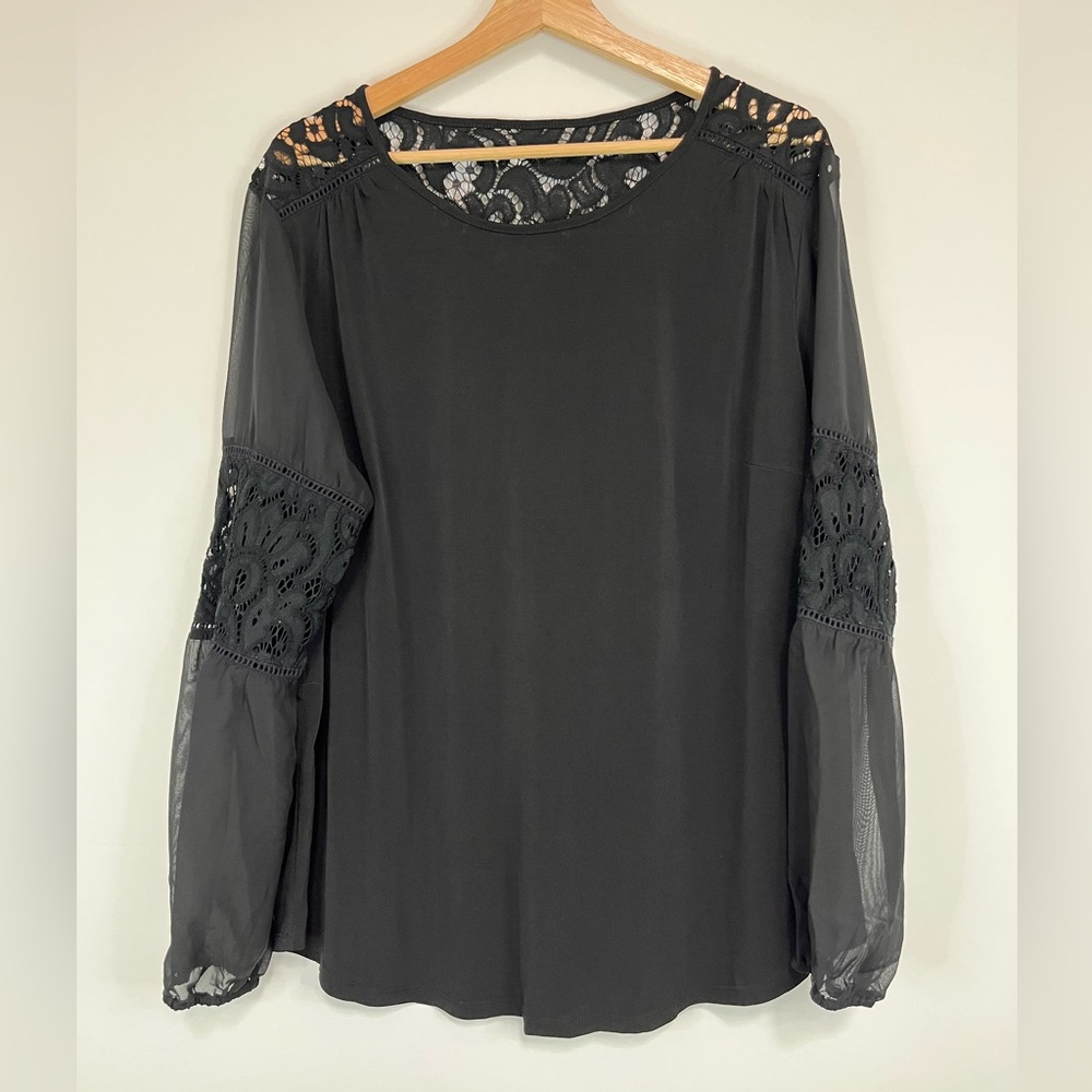 Roz & Ali Black Lace Detail Blouse EUC Size XL